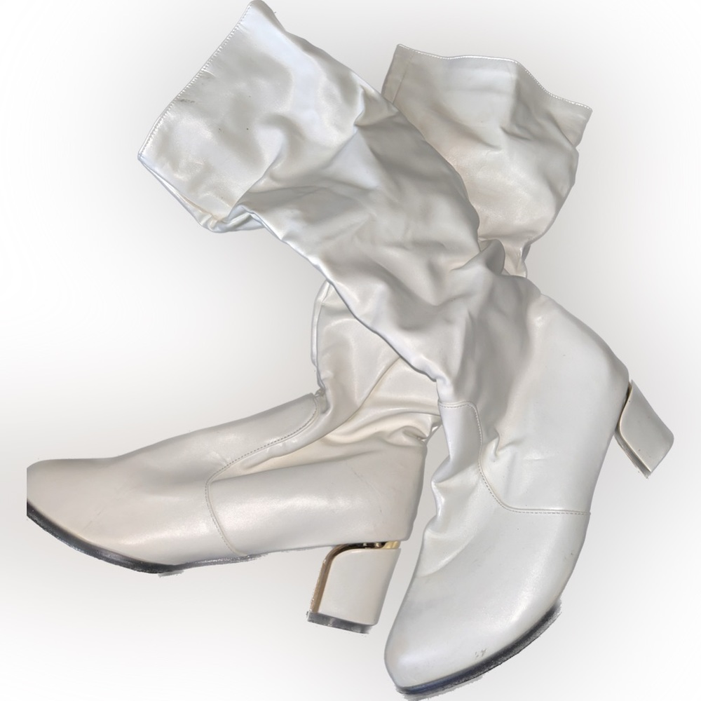 White slouch chunky heel boot